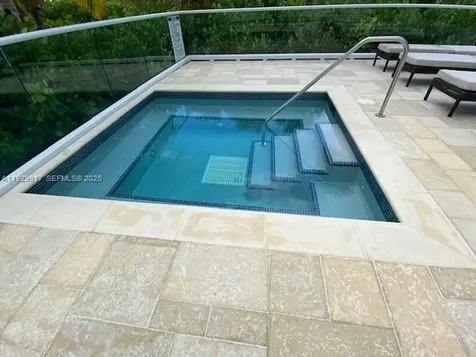 400 S Pointe Drive Miami Beach FL 33139