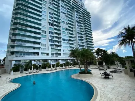 400 S Pointe Drive Miami Beach FL 33139