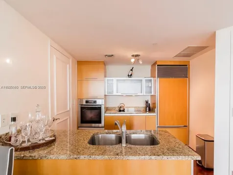 17201 Collins Avenue Sunny Isles Beach FL 33160