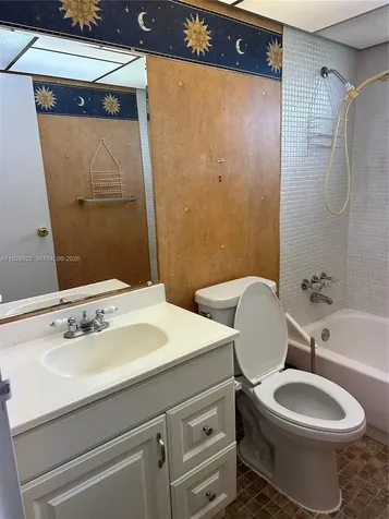 25 Saxony A Delray Beach FL 33446