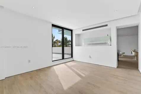 1800 Collins Avenue Miami Beach FL 33139