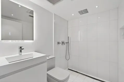 1800 Collins Avenue Miami Beach FL 33139