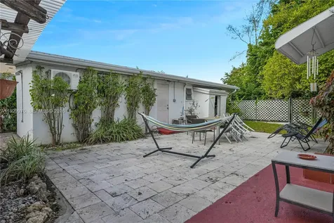 512 SW 21st Avenue Miami FL 33135