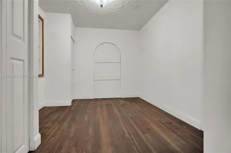 512 SW 21st Avenue Miami FL 33135