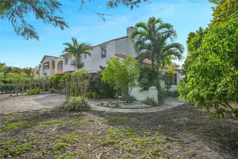 512 SW 21st Avenue Miami FL 33135