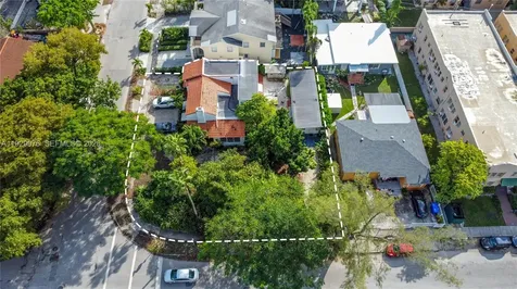 512 SW 21st Avenue Miami FL 33135
