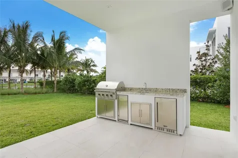 16492 S Botaniko Drive S Weston FL 33326