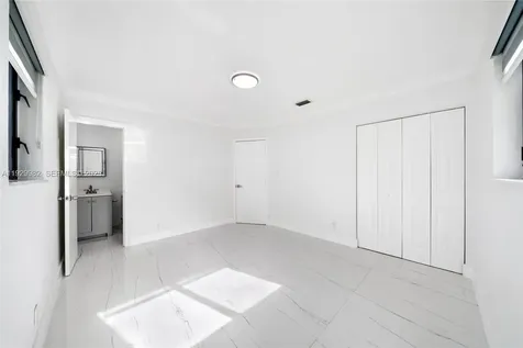 2401 SW 45th Avenue Fort Lauderdale FL 33317