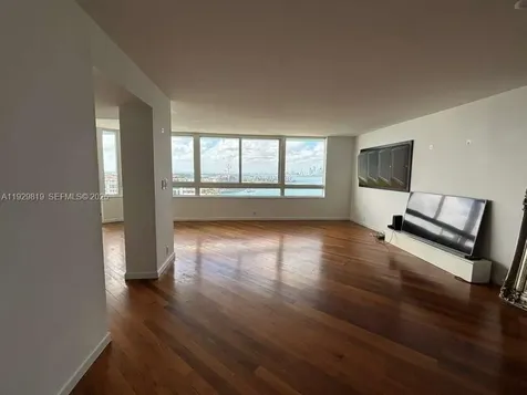 400 S Pointe Drive Miami Beach FL 33139