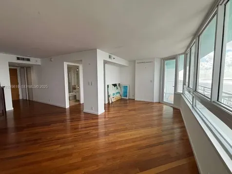 400 S Pointe Drive Miami Beach FL 33139
