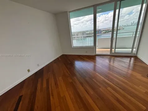 400 S Pointe Drive Miami Beach FL 33139