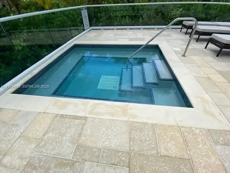 400 S Pointe Drive Miami Beach FL 33139