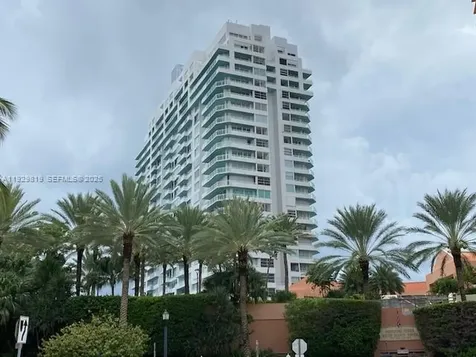 400 S Pointe Drive Miami Beach FL 33139