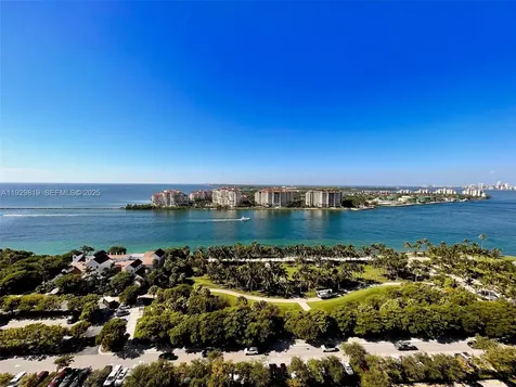 400 S Pointe Drive Miami Beach FL 33139