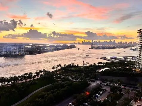 400 S Pointe Drive Miami Beach FL 33139