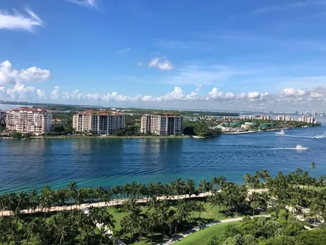 400 S Pointe Drive Miami Beach FL 33139