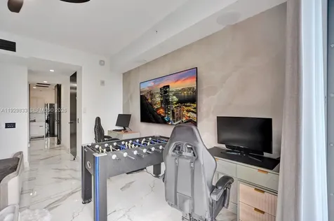 3300 NE 188th Street Aventura FL 33180