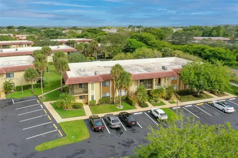 325 Lakeview Drive Weston FL 33326