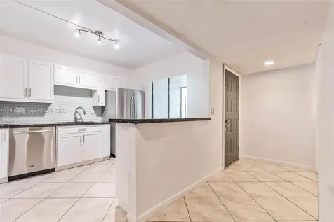 325 Lakeview Drive Weston FL 33326