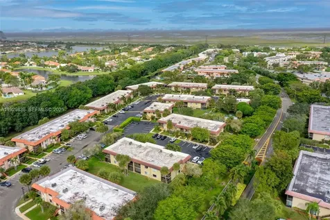325 Lakeview Drive Weston FL 33326