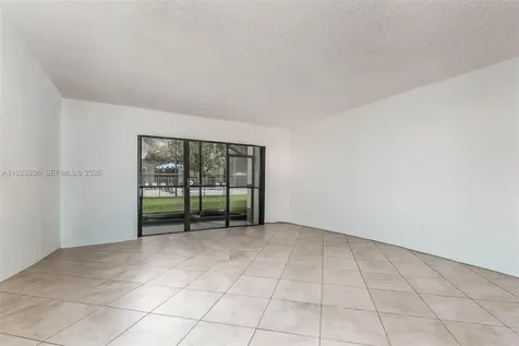 325 Lakeview Drive Weston FL 33326