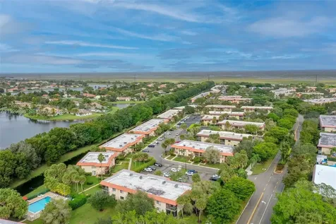 325 Lakeview Drive Weston FL 33326