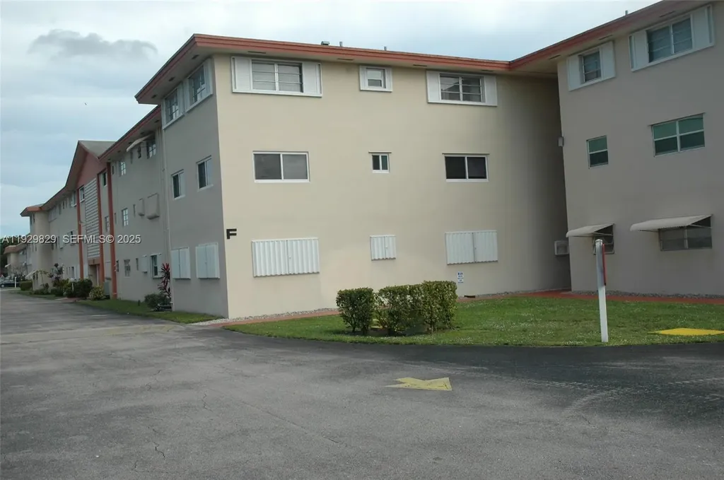 5300 Washington Street Hollywood FL 33021