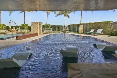 5875 Collins Avenue Miami Beach FL 33140