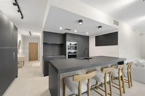 5875 Collins Avenue Miami Beach FL 33140