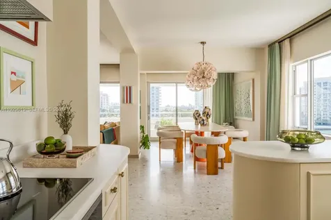 16 Island Avenue Miami Beach FL 33139