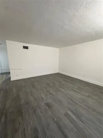 1895 Venice Park Drive Miami FL 33181