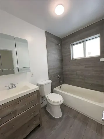 1895 Venice Park Drive Miami FL 33181