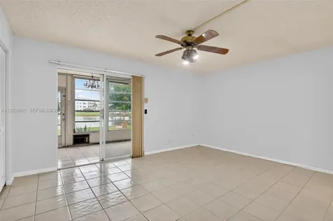 1008 N Farnham N Deerfield Beach FL 33442