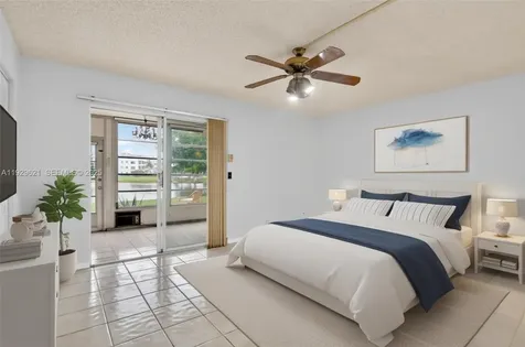 1008 N Farnham N Deerfield Beach FL 33442