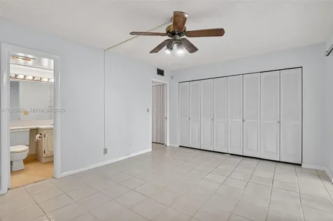 1008 N Farnham N Deerfield Beach FL 33442