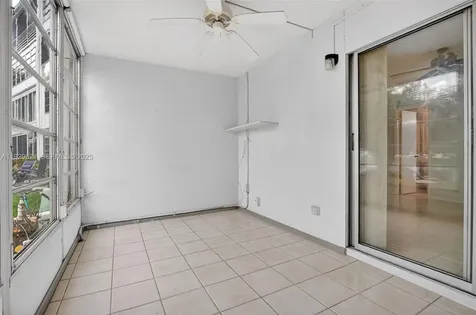 1008 N Farnham N Deerfield Beach FL 33442