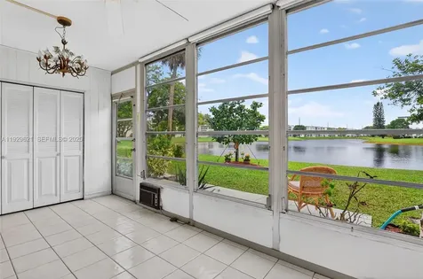 1008 N Farnham N Deerfield Beach FL 33442