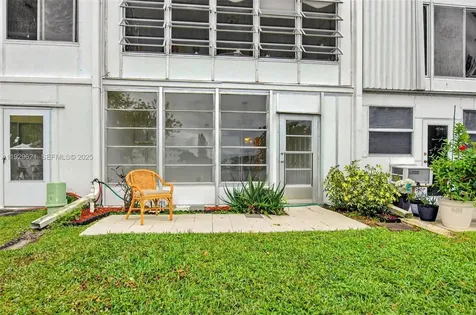 1008 N Farnham N Deerfield Beach FL 33442