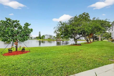 1008 N Farnham N Deerfield Beach FL 33442