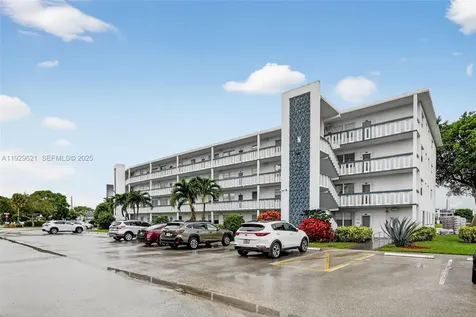1008 N Farnham N Deerfield Beach FL 33442