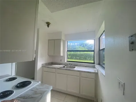1135 N Franklin Avenue Homestead FL 33034