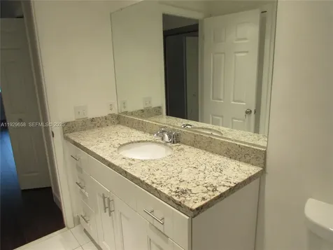 200 Lakeview Drive Weston FL 33326