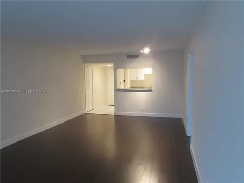 200 Lakeview Drive Weston FL 33326