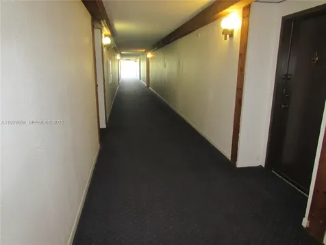 200 Lakeview Drive Weston FL 33326