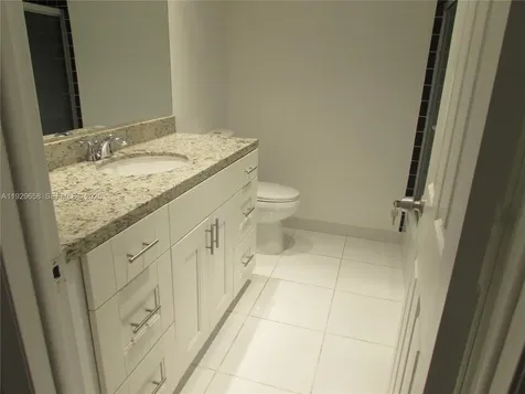 200 Lakeview Drive Weston FL 33326