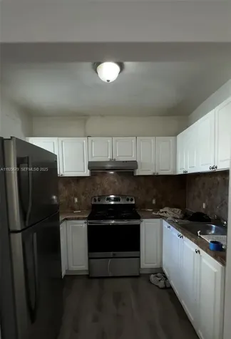 1895 Venice Park Drive Miami FL 33181