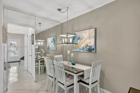 800 SW 10th Terrace Hallandale Beach FL 33009