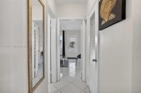 800 SW 10th Terrace Hallandale Beach FL 33009