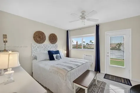 800 SW 10th Terrace Hallandale Beach FL 33009