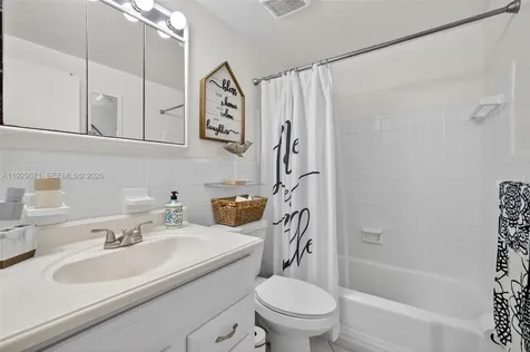 800 SW 10th Terrace Hallandale Beach FL 33009